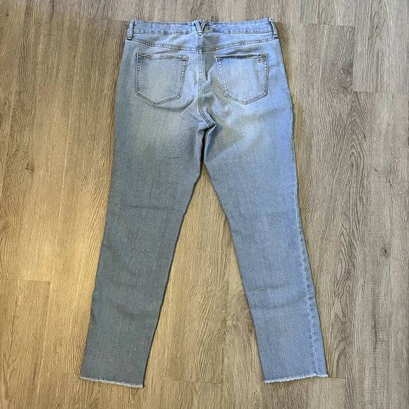 Jessica Simpson Relaxed Skinny Crop Jeans Size 8 or 29 - Picture 2 of 6